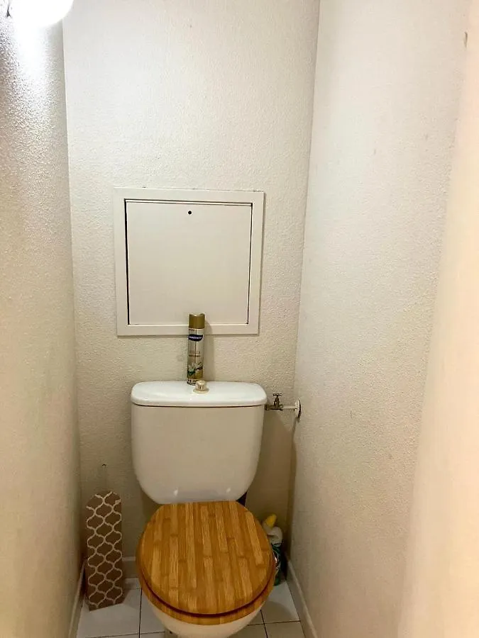 Appartement 2 Pieces En Etage Eleve, Centre-Ville Au Calme, Petite Vue Mer Nice Apartment