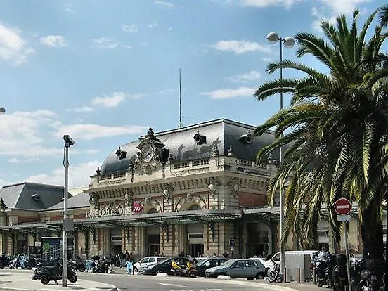 Appartement 2 Pieces En Etage Eleve, Centre-Ville Au Calme, Petite Vue Mer Nizza 0*,  Frankreich